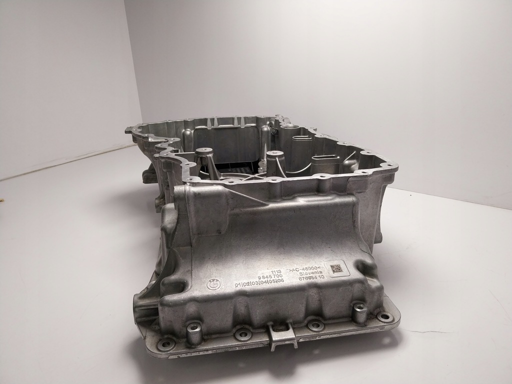 фото №8, Bmw g05 g06 g07 g70 lci піддон масляна верхній частина картера масляний 9845700