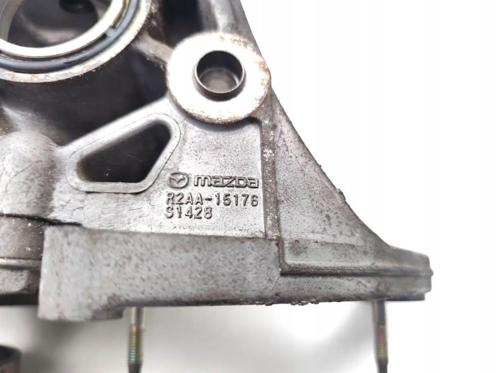 Mazda 6 кронштейн генератора 2.2 mzr-cd дизель 120kw 163 hp r2aa-15176 Недорого