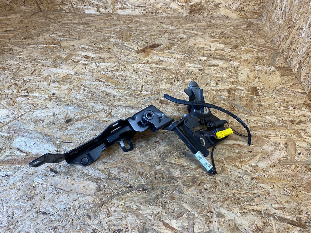 фото №1, Петля капот правий піротехнічний патрон bmw 2 f45 f46 7300522