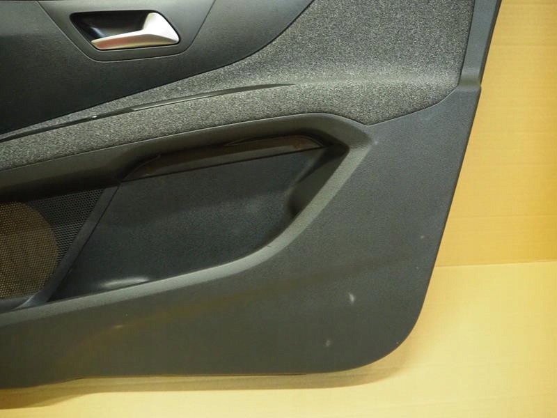 фото №4, Обивка обшивка дверь правый перед peugeot 5008 ii