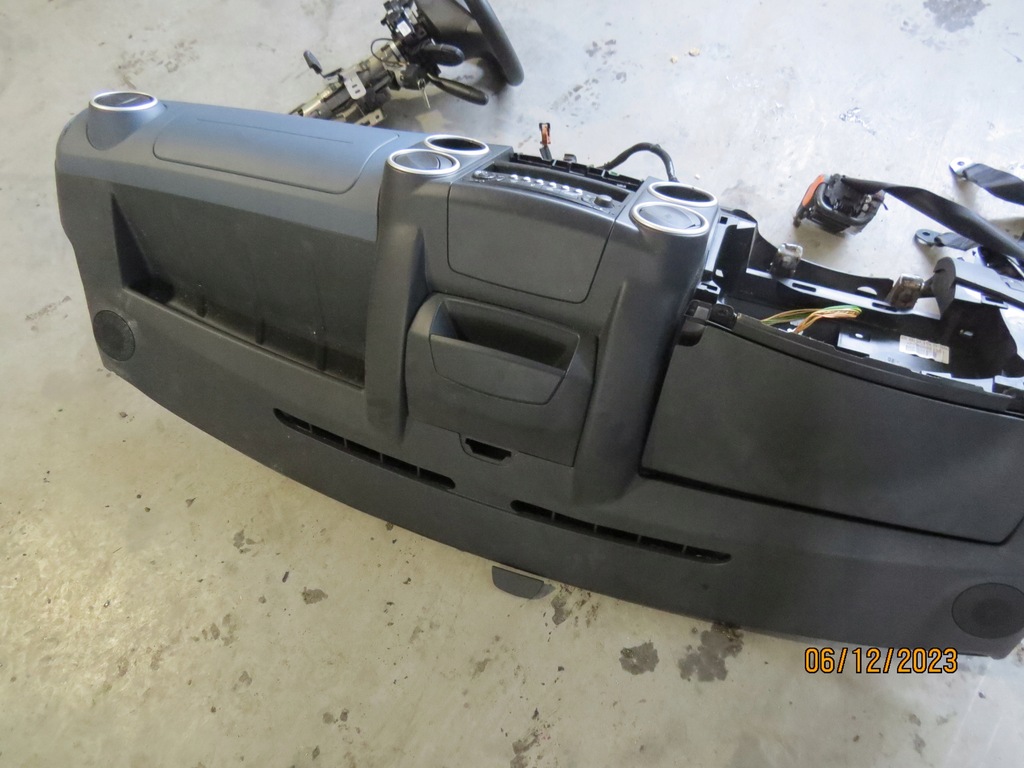 фото №7, Peugeot partner ii консоль панель приладів приладова orginał