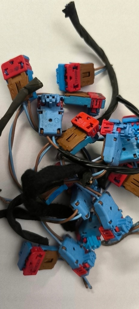 фото №1, Штекер подушка безопасности renault megane iv scenic iv kadjar