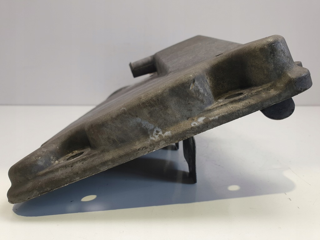 фото №5, Land rover discovery ii 2.5 td5 крышка клапанов