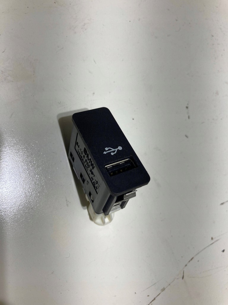 фото №1, Bmw x1 f48 f49 2018 роз'єм usb