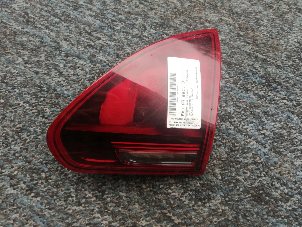 Купити Лампа задня права peugeot 2008 9814757280 f623