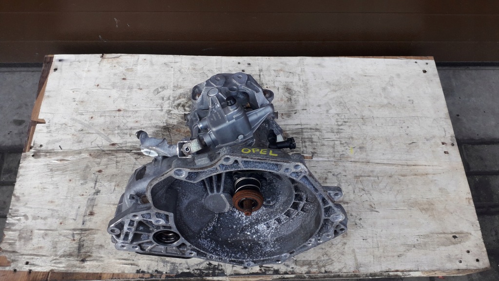 фото №1, Коробка передач передач 90400209 opel corsa c