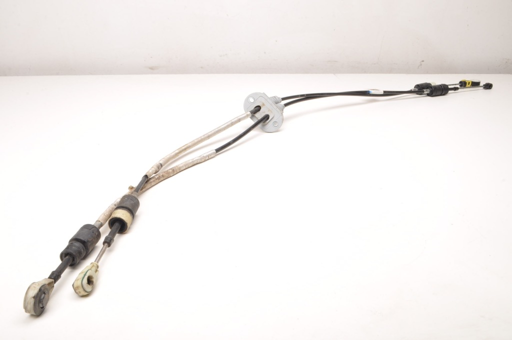 Купити Volvo xc60 2 троси перемикання передач 31492736