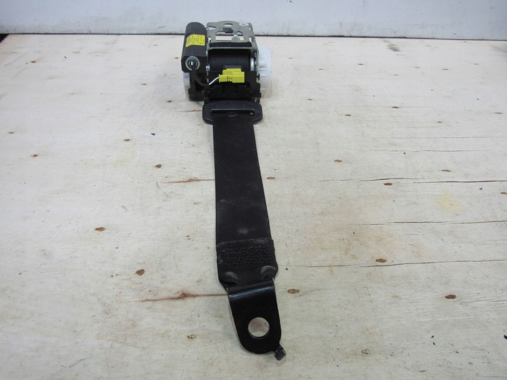 Купити Mercedes x218 ремінь безпеки задній правий верхній чорний a2188601285