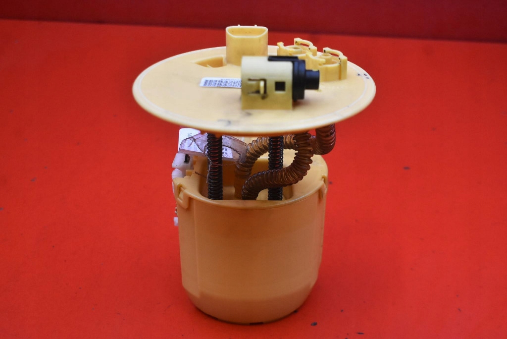 Помпа насос топлива 7701002020 toyota corolla e140 1.4 d-4d 90 km 06-10 Недорого