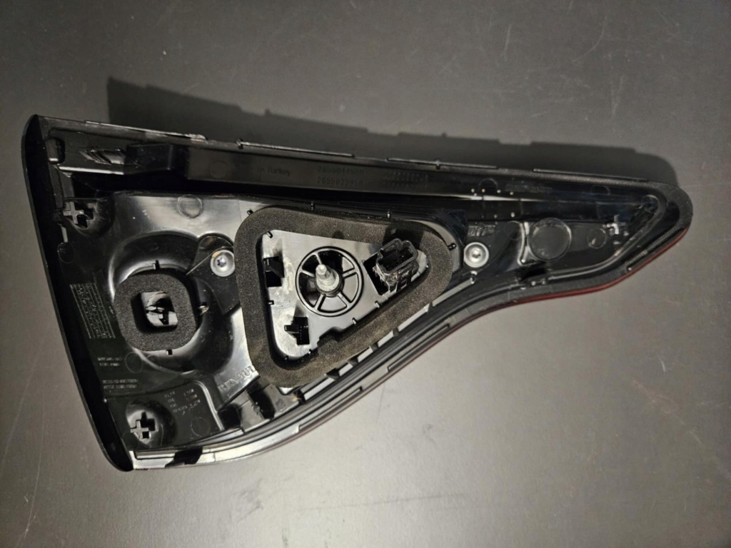 фото №3, Renault clio v лампа правий задня led hb 265504450r