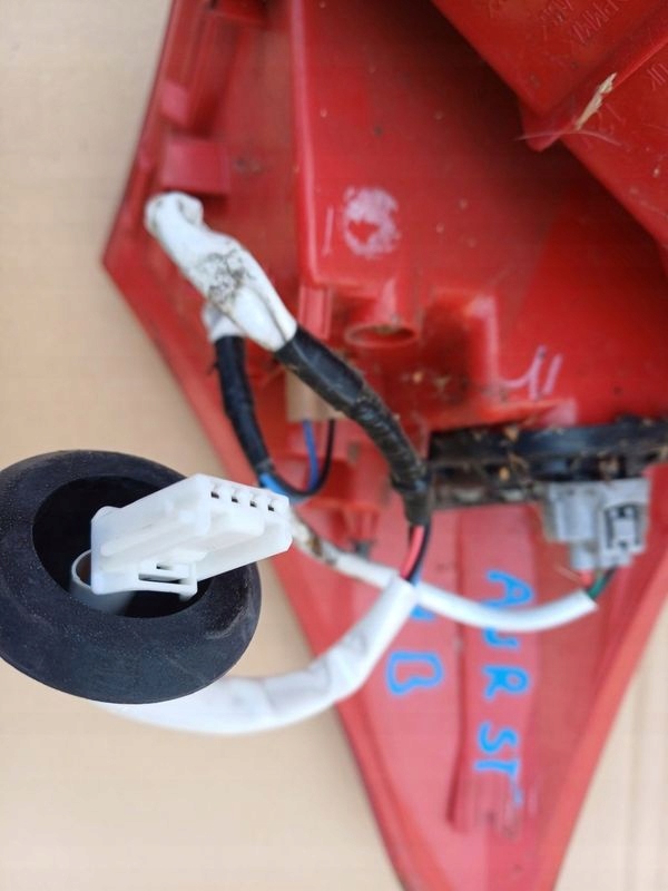 фото №7, Лампа левая задняя toyota auris ii hb 09-12r