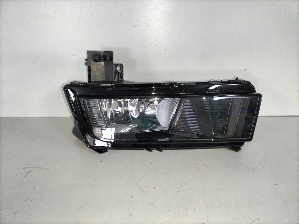 фото №1, Противотуманная фара лампа левый vw touran iii 15-