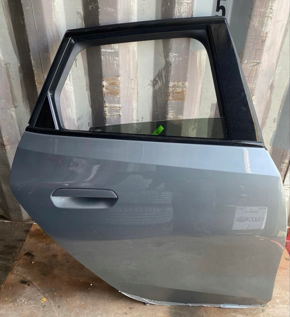 фото №1, Bmw 2 u06 дверь правый задняя цвет цвет c4w