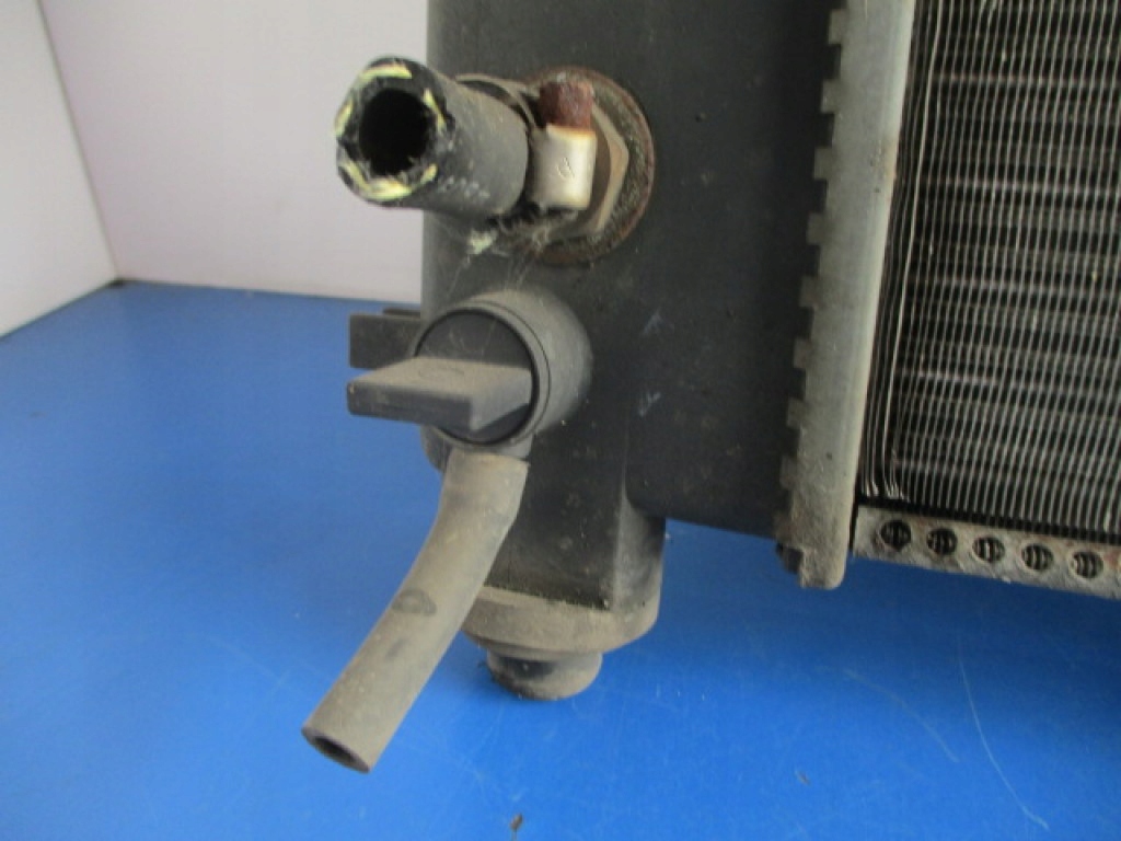 Plymouth voyager 3 3.0 v6 радіатор води+ оливи 4682976 в Україні