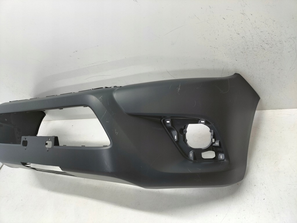 Бампер передний перед toyota hilux 8 viii 15- Недорого