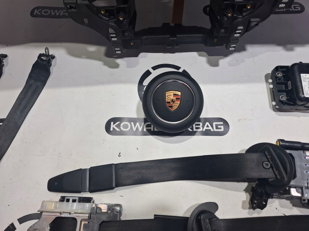 фото №7, Porsche macan 95b przed lift гумовий елемент панель приладів консоль подушка безпеки ремені oryg демонтаж