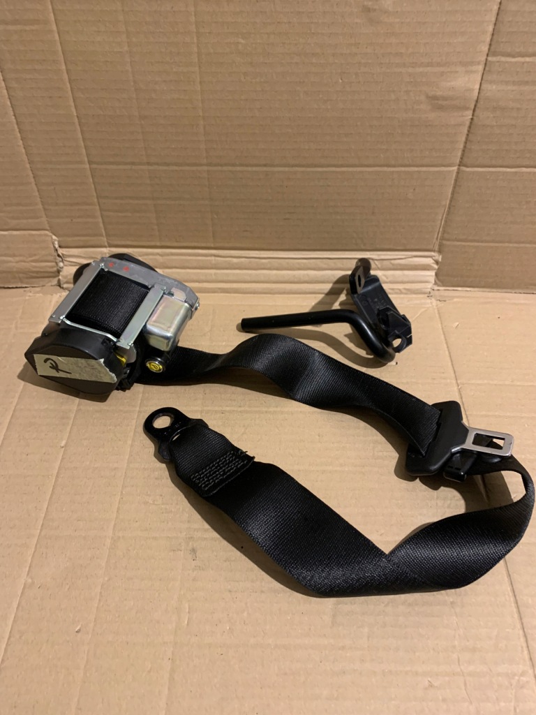 фото №1, Porsche 911 cabrio pas безопасности 99180303404 правый