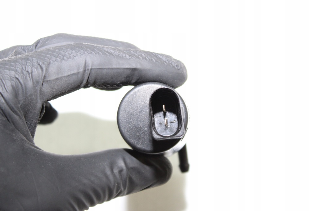 фото №4, Помпа омывателя стекло bmw e39 e53 e46 8377612 оригинал