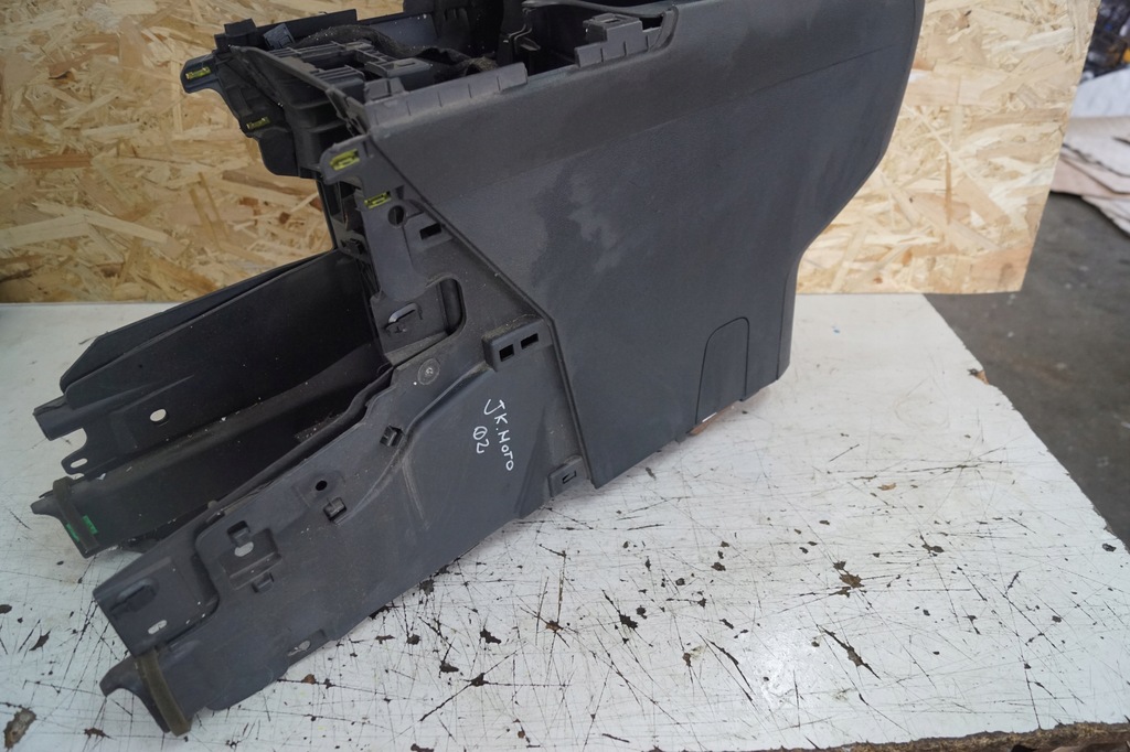 фото №9, Підлокітник peugeot 3008 i