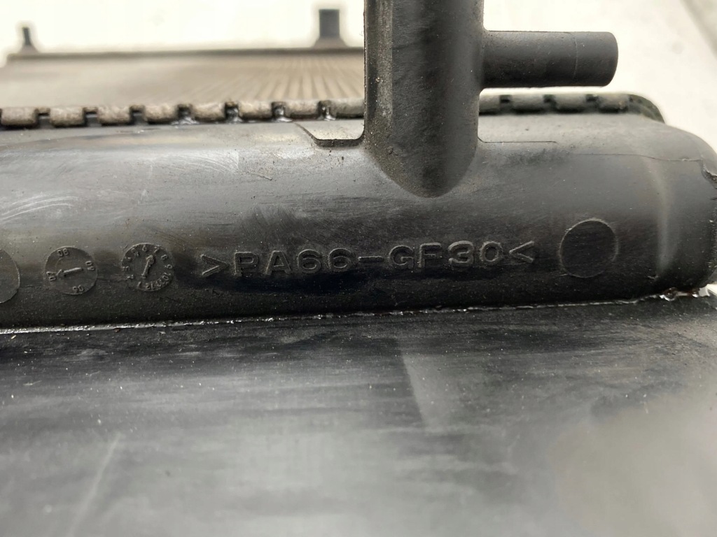 фото №9, 2007 toyota auris 150 радиатор pa66gf30