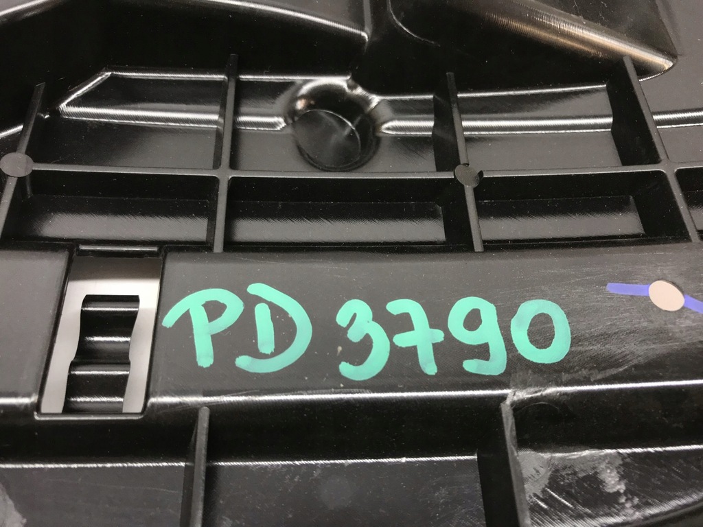 фото №8, Bmw ix3 1 напрямна бампера лівий задня 7946801