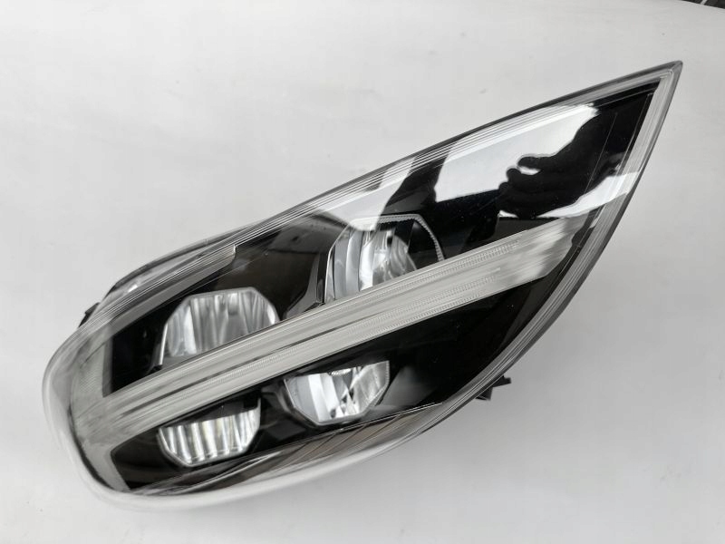 Volvo v40 лампа led ліва 31677018 оригінал Недорого