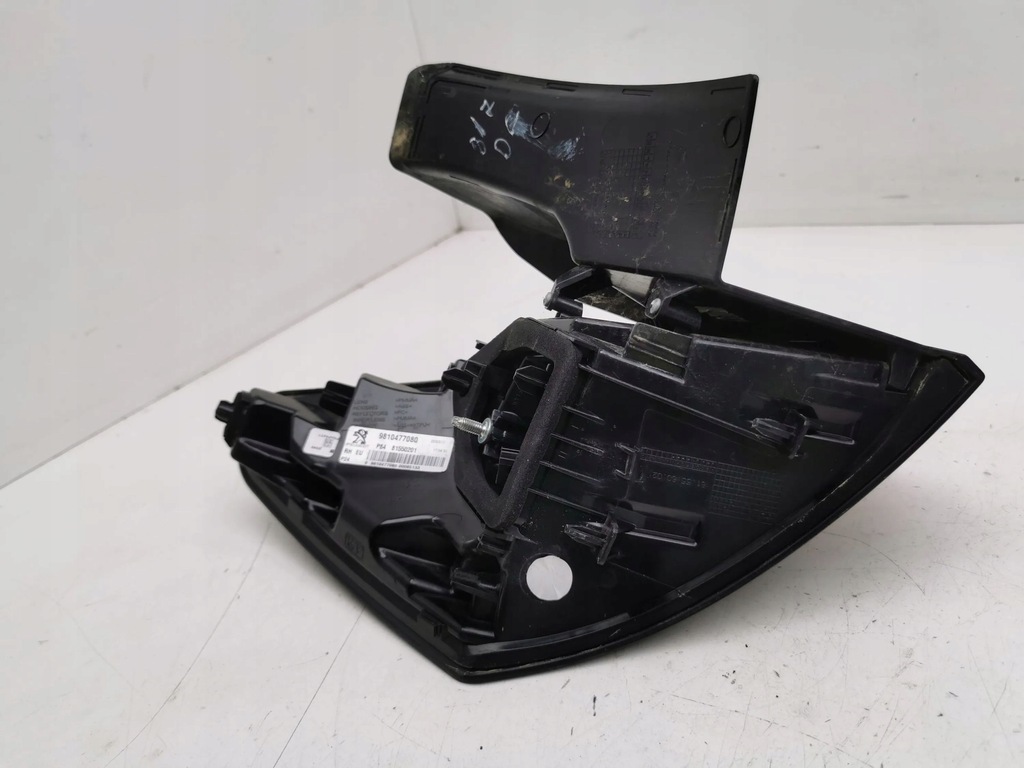 фото №7, Peugeot 3008 ii 2018 правая сторона лампы задние