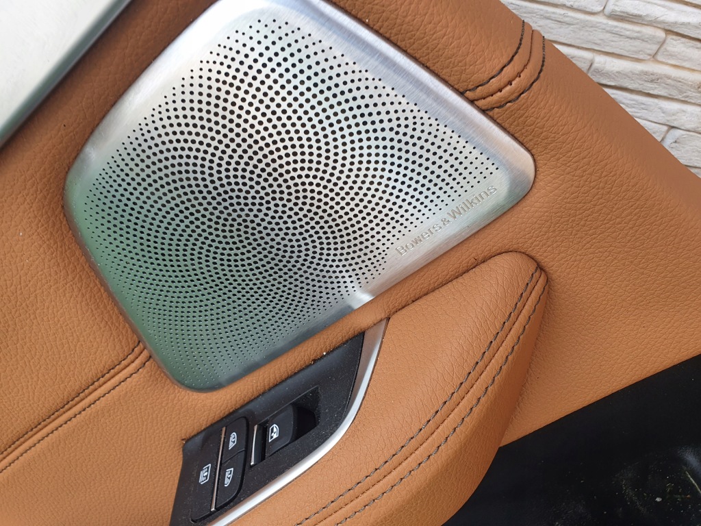 фото №2, Оббивка двері 6 g32 bowers & wilkins