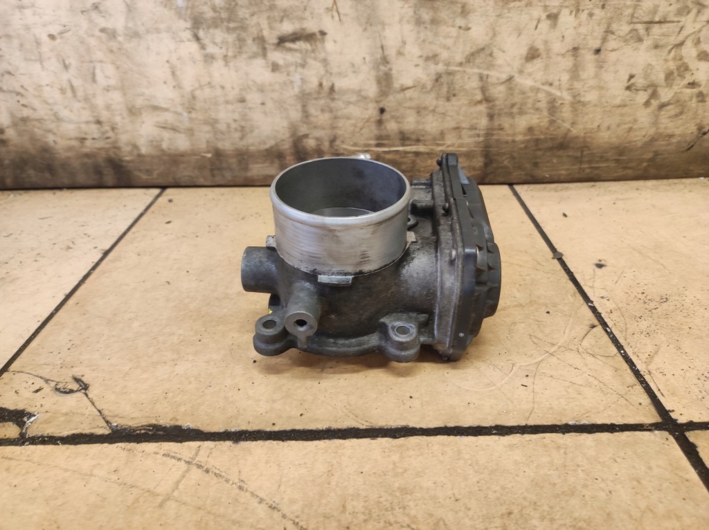 Дросельна заслінка повітря hilux viii 8 2.4 d Недорого