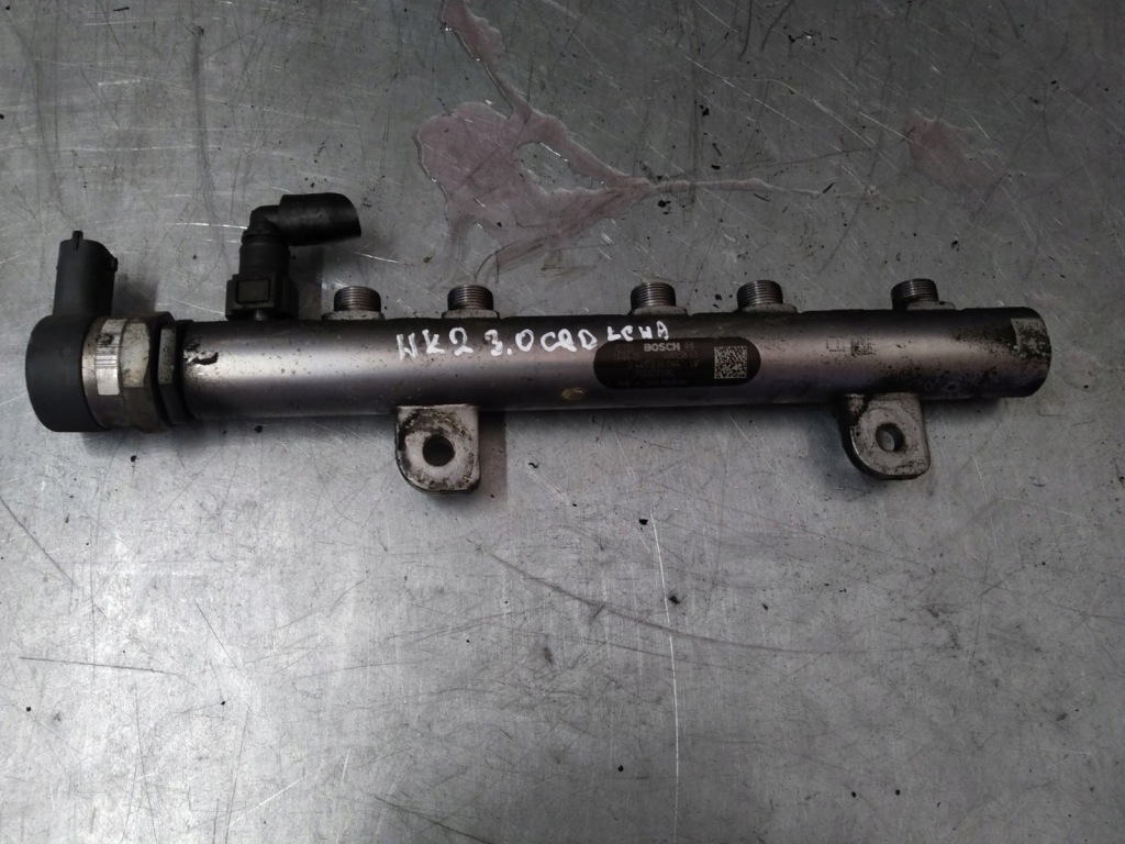 Купити Grand cherokee wk2 11-20r 3.0 crd молдинг упорскування