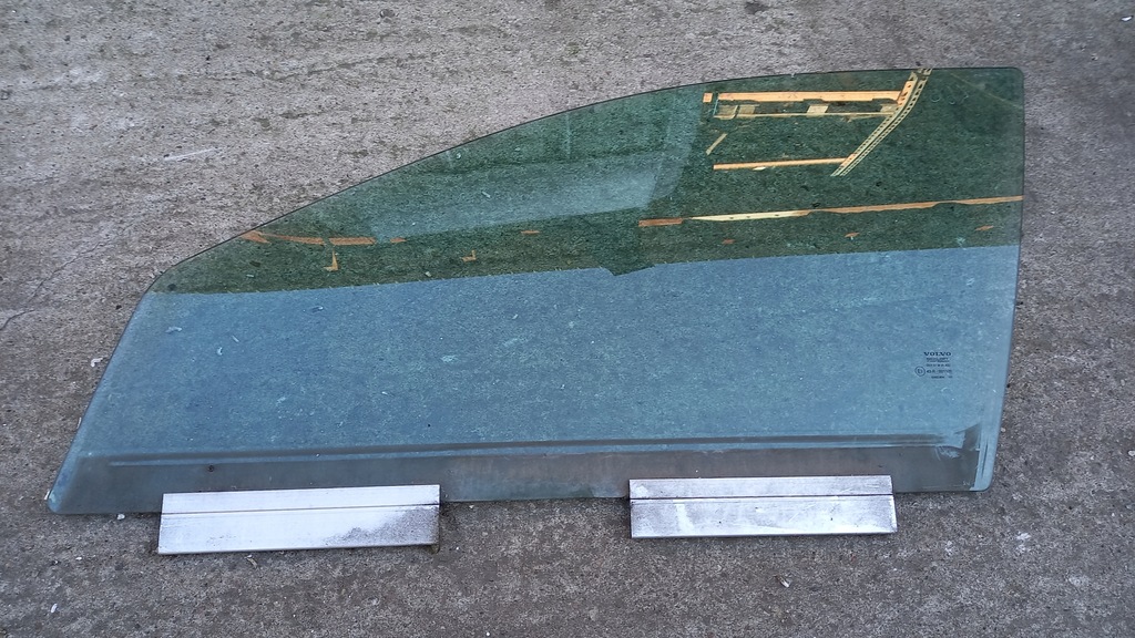 фото №1, Скло двері лівий перед volvo v50