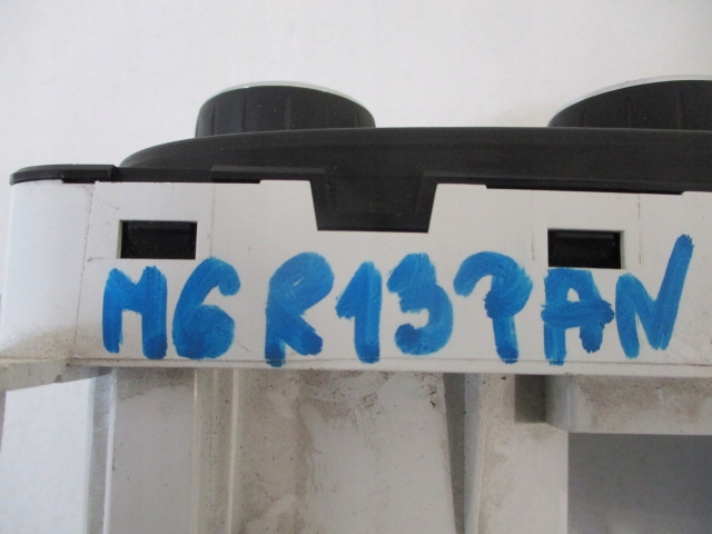 фото №10, Renault clio iv панель управление кондиционера t10196762