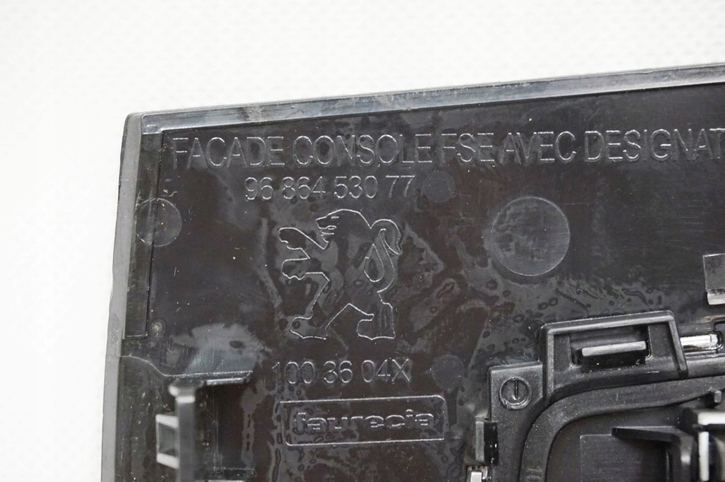 фото №7, Рамка панель радио навигации peugeot 508