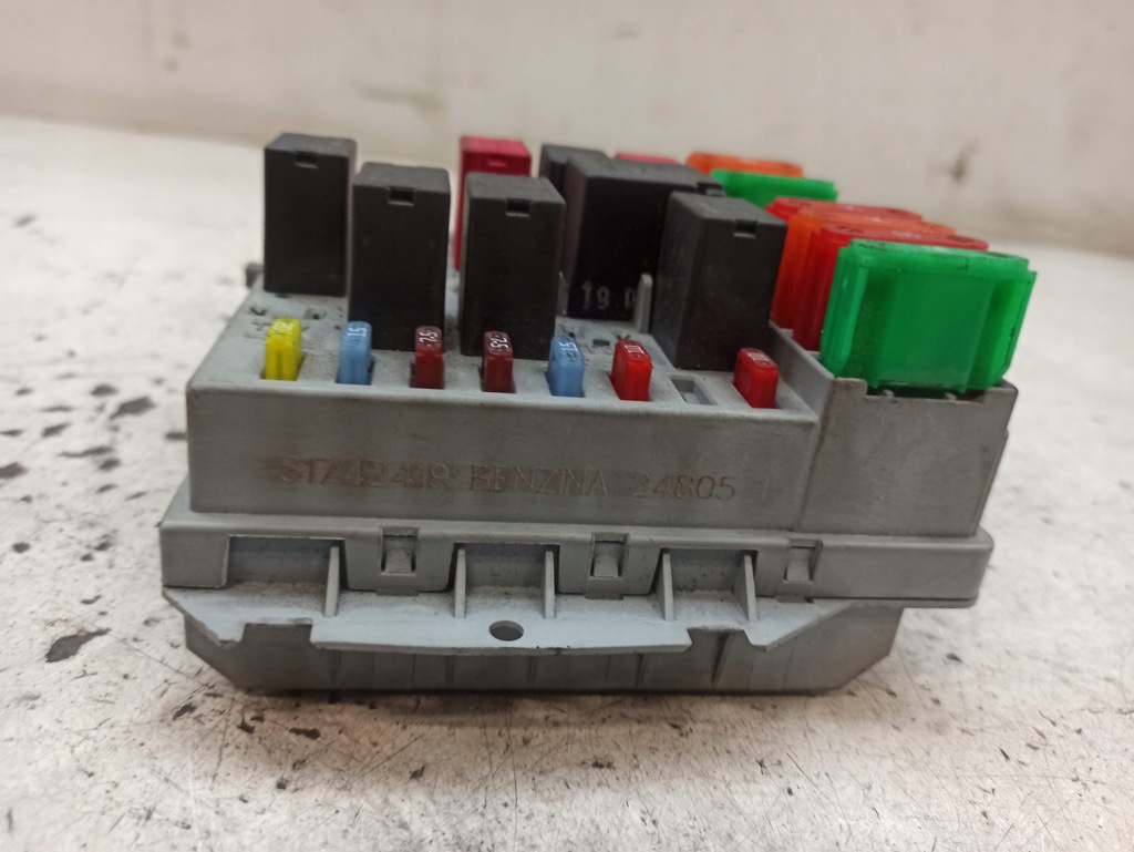 фото №5, Alfa romeo gt коробка запобіжників 51742419