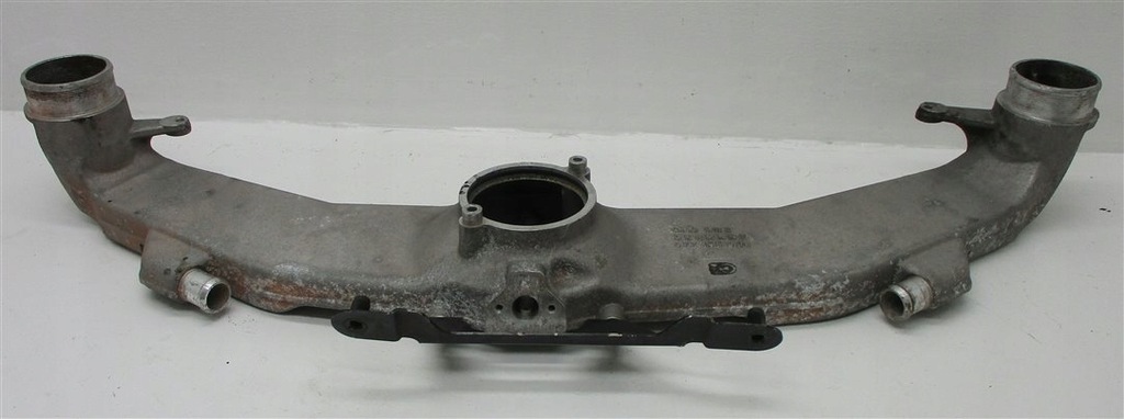 фото №1, Воздухозаборник интеркулер audi a6 rs6 c5 4.2 077145908