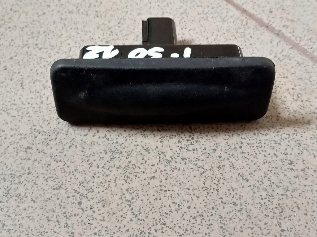 фото №1, Hyundai i30 ii микровыключатель кнопка крышки багажника