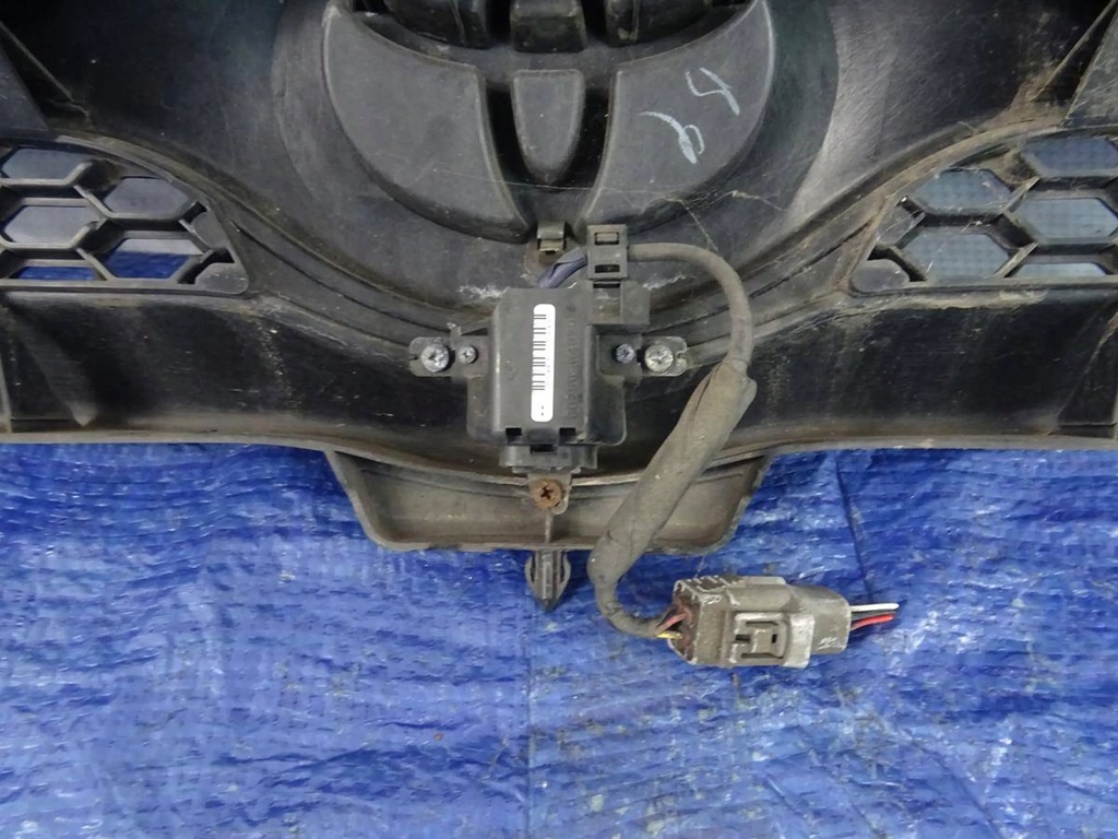 фото №9, Решётка радиатора камера toyota corolla verso ii 53111-0f020