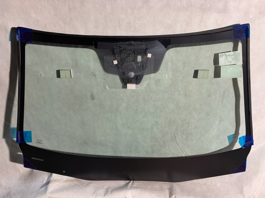 Стекло передняя лобовое mazda 3 hud acoustic po 2019- Оригинал
