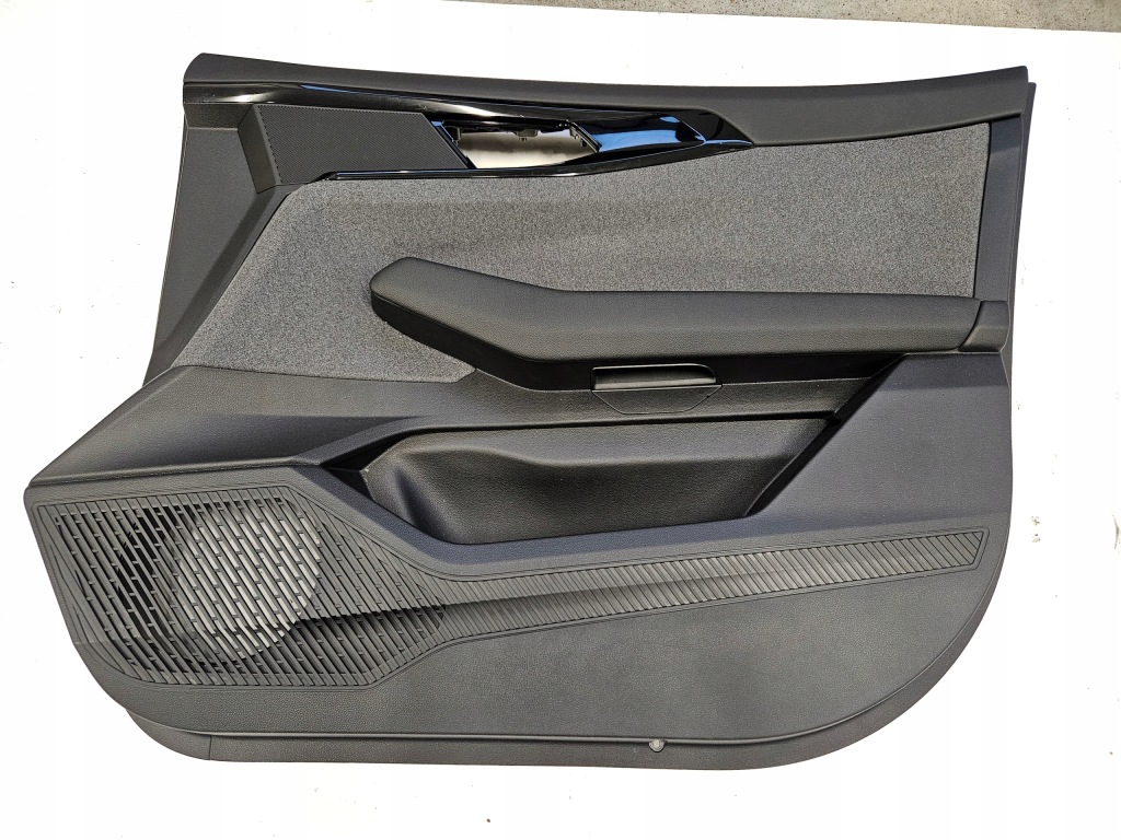 фото №1, Обшивка оббивка двері правий перед renault austral eu