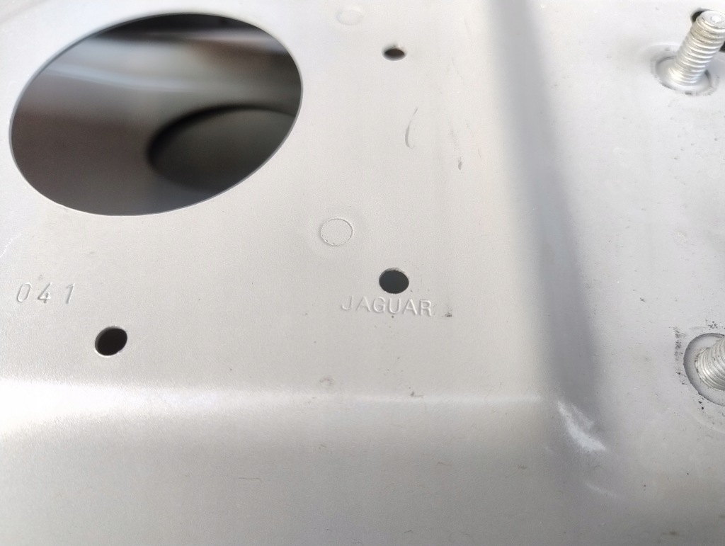 Jaguar e pace 2017- капот крышка двигателя ремень перед хорошее состояние оригинал Киев