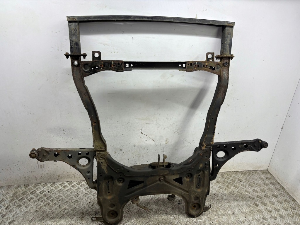 Купити Підрамник передні chevrolet trax