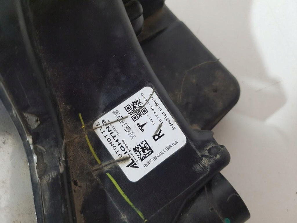 Tesla 3 противотуманная фара led drl правый 1077396-00-d оригинал Недорого