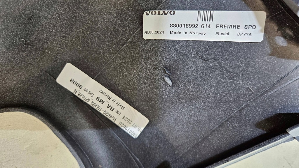 Решётка бампера левая volvo xc90 2 3138380 новая оригинал Киев