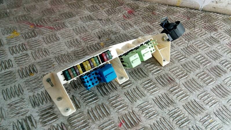 фото №1, Коробка запобіжників bmw e53 8383720