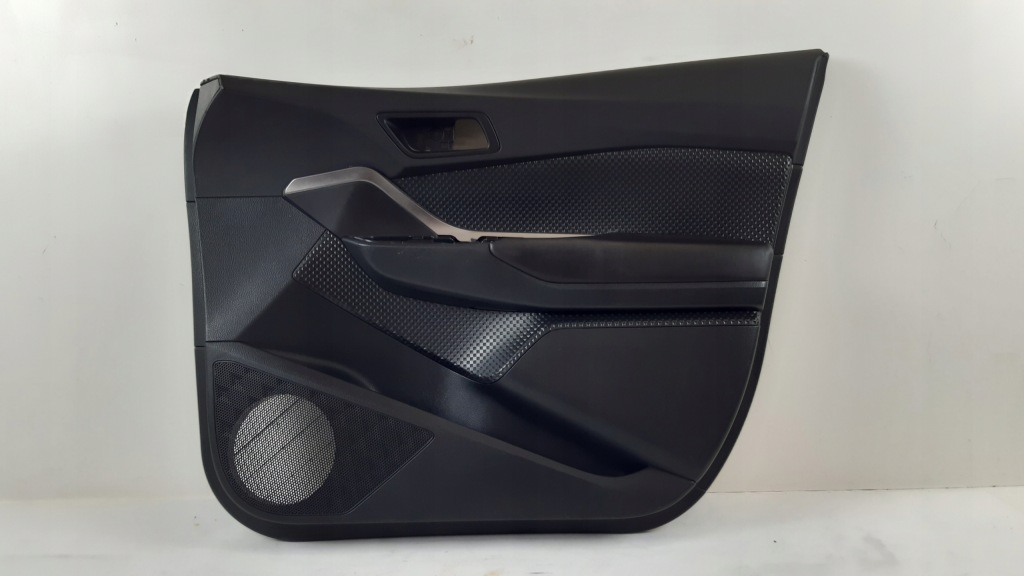 фото №1, Toyota c-hr обшивка дверь правый перед 67781-x11b5