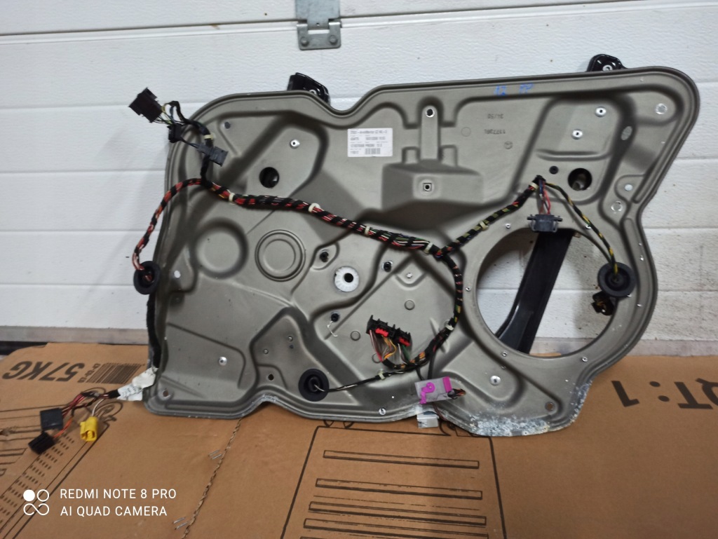 фото №1, Подъемник окон правый перед octavia ii 1z1837656b