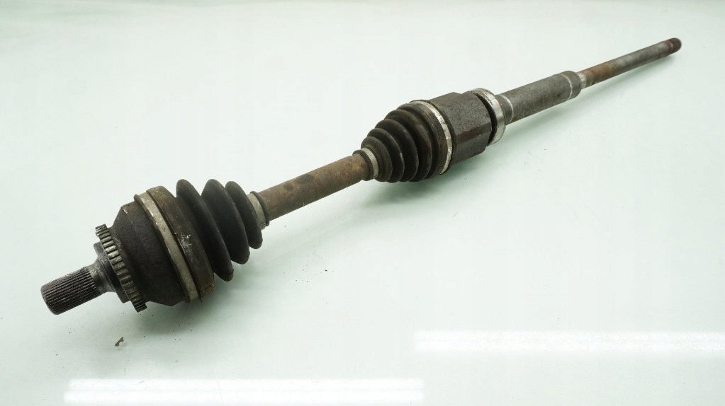 фото №1, Volvo v70 ii 2.5 t приводной вал правая перед передняя 4x4 awd длинная правый