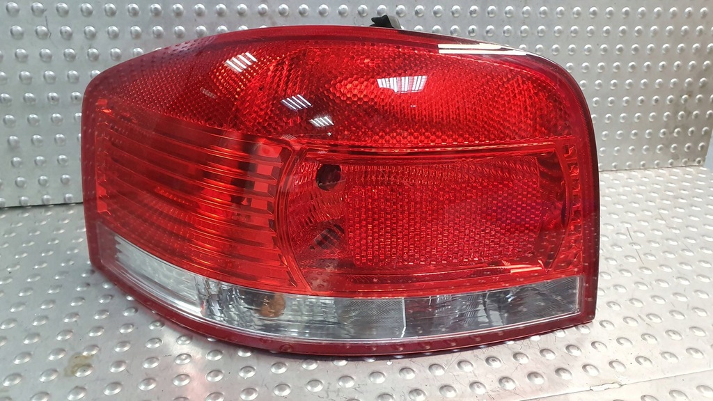 фото №1, Лампа задняя левая audi a3 8p 3d 8p0945095 04-