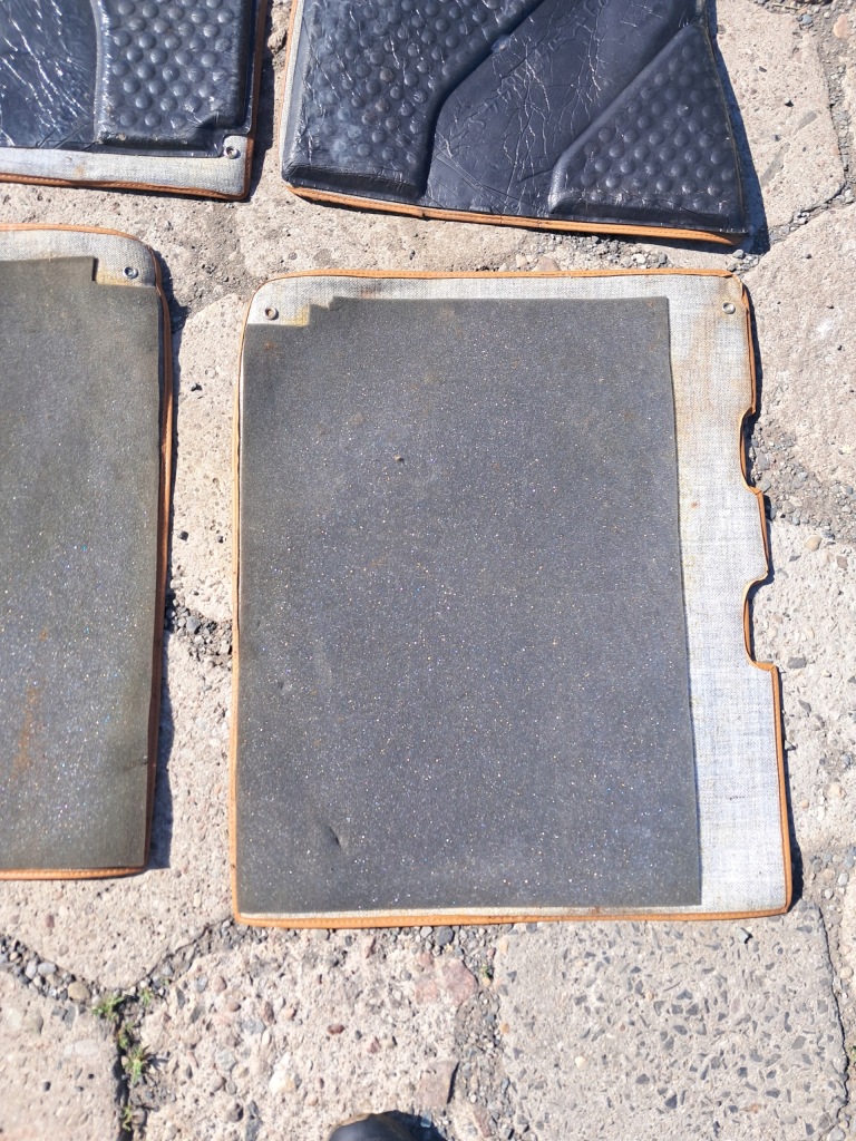 Килимки mercedes 107 sl slc 1076840330 комплект Зі Шроту