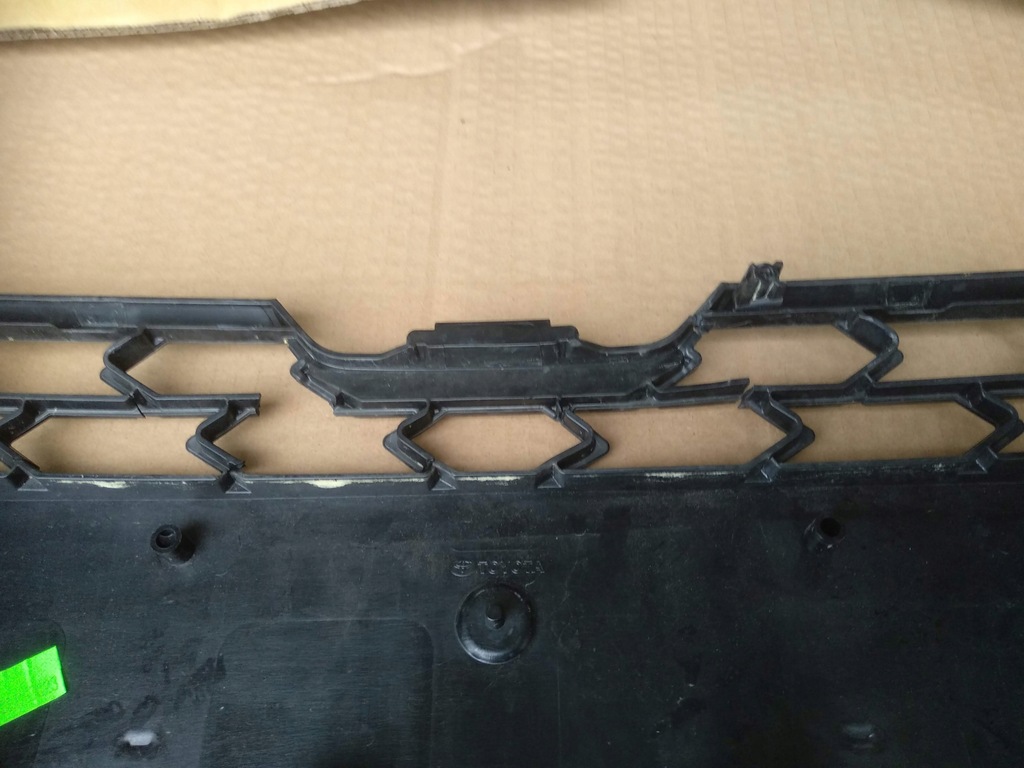 фото №8, Решётка бампера средняя toyota corolla e21 lift 53112-02e20